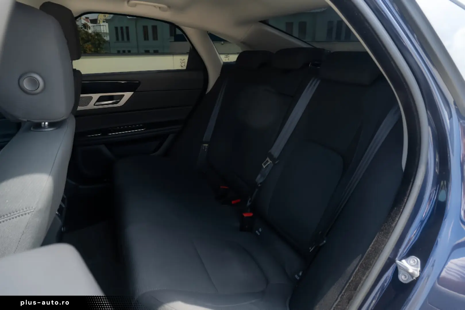 Jaguar XF E 2.0 Diesel Manual   Fara Daune