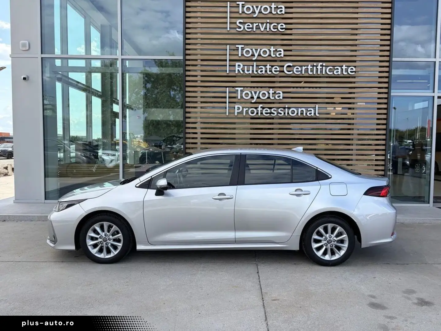 Toyota Corolla Sedan 1.6 Valvematic Dynamic 132HP