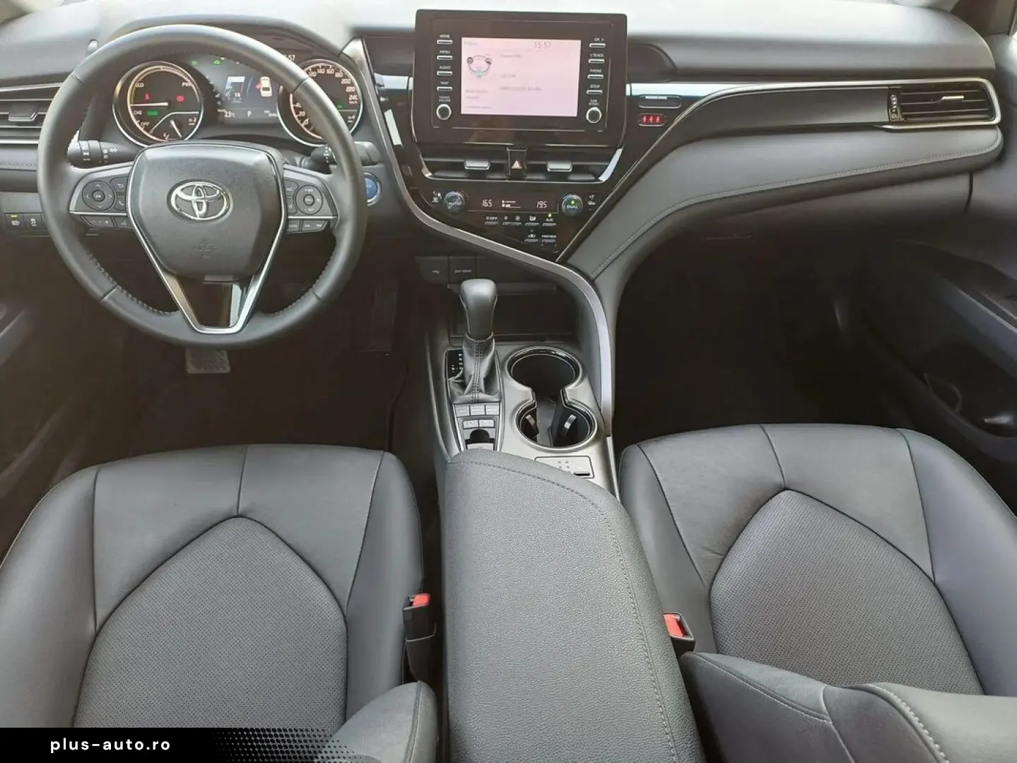 Toyota Camry 2.5 Hybrid Business E-CVT