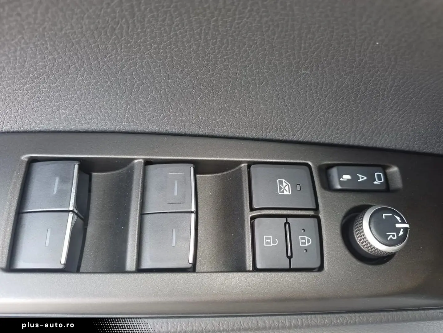 Toyota Camry 2.5 Hybrid Business E-CVT