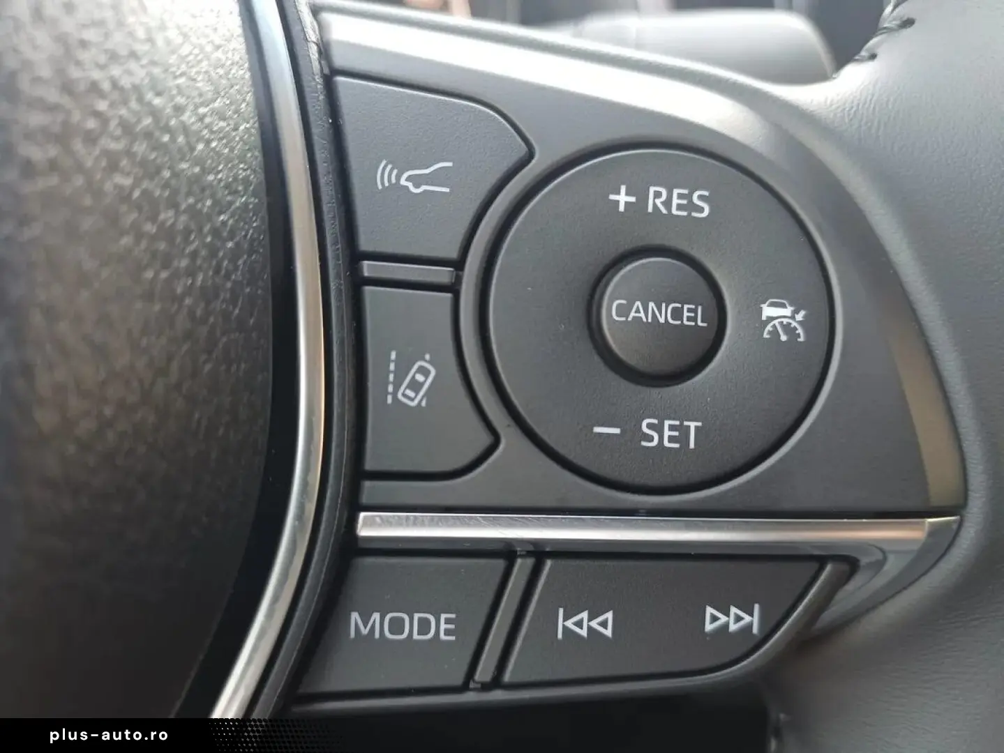 Toyota Camry 2.5 Hybrid Business E-CVT