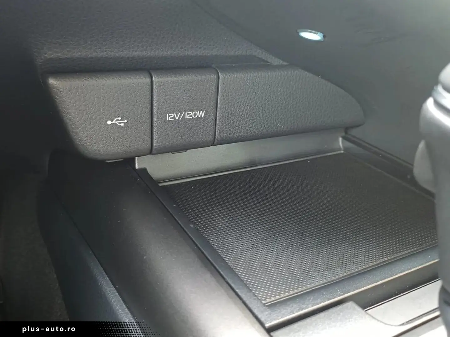 Toyota Camry 2.5 Hybrid Business E-CVT