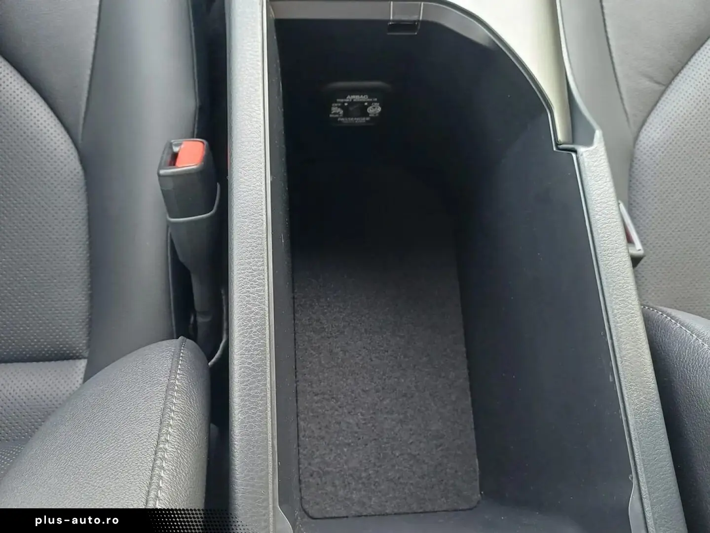 Toyota Camry 2.5 Hybrid Business E-CVT