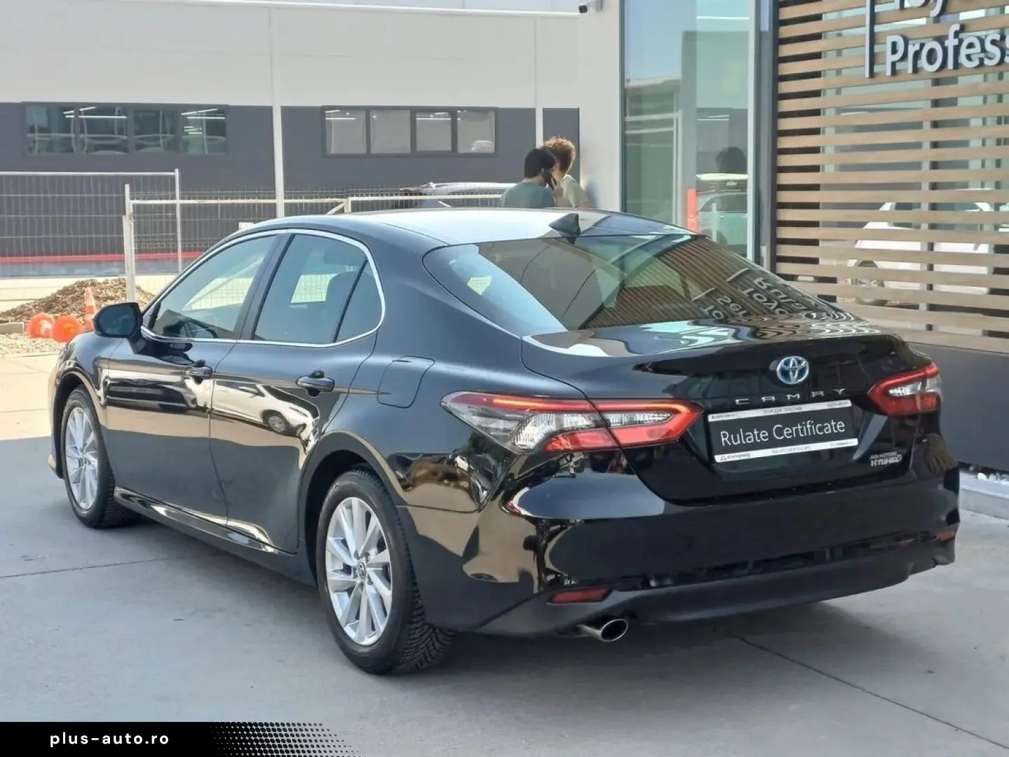 Toyota Camry 2.5 Hybrid Business E-CVT
