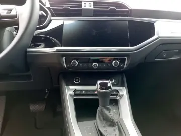 AUDI Q3 45 TFSI e S tronic S line AHK VIRTUAL NAVI LE