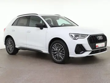 AUDI Q3 45 TFSI e S tronic S line LED ACC Kamera Navi