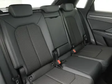 AUDI Q3 45 TFSI e S tronic S line LED ACC Kamera Navi