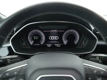 AUDI Q3 45 TFSI e S tronic S line LED ACC Kamera Navi