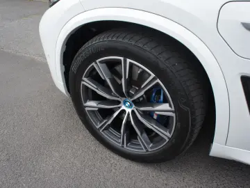BMW X5 xDrive 45e M Sport ACC LUFT PANO H K LEDER 20