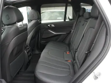 BMW X5 xDrive 45e M Sport ACC LUFT PANO H K LEDER 20