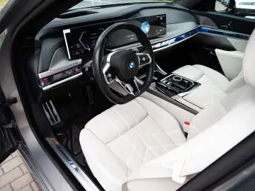 BMW 740d  M SPORT