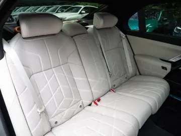 BMW 740d  M SPORT