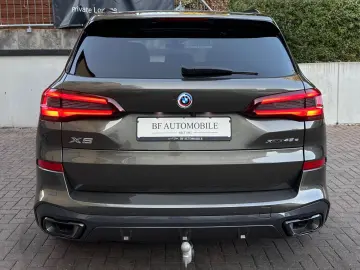 BMW X5 xDr45e M Sport PANO-SKY B&W AHK Massag Sitzkl
