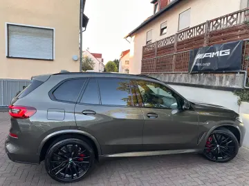 BMW X5 xDr45e M Sport PANO-SKY B&W AHK Massag Sitzkl