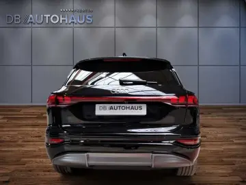 AUDI Q6 e-tron Tech