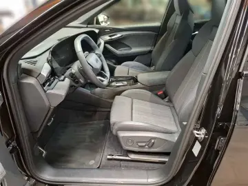 AUDI Q6 e-tron Tech