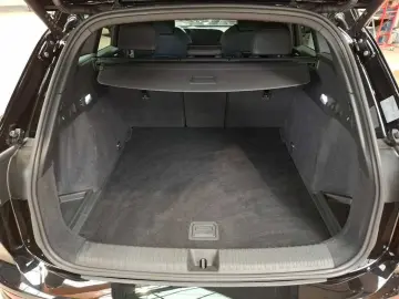 AUDI Q6 e-tron Tech