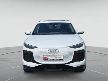 AUDI Q6 e-tron quattro