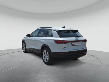 AUDI Q6 e-tron quattro