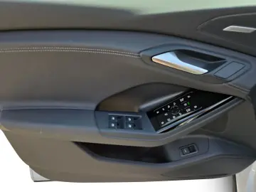 AUDI Q6 e-tron quattro