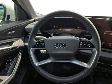 AUDI Q6 e-tron quattro