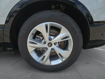 AUDI Q6 e-tron quattro