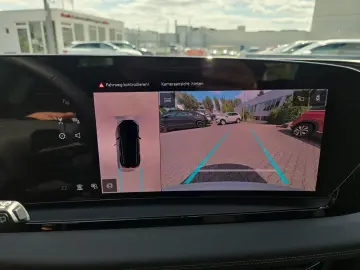 AUDI Q6 e-tron quattro