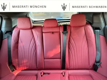 MASERATI Grecale GT  Schwarz-Rot Garantie SKYHOOK
