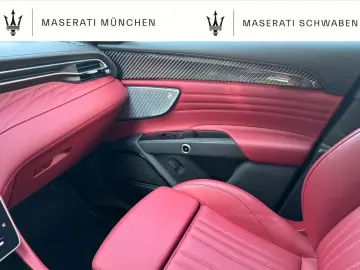 MASERATI Grecale GT  Schwarz-Rot Garantie SKYHOOK