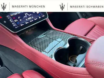 MASERATI Grecale GT  Schwarz-Rot Garantie SKYHOOK