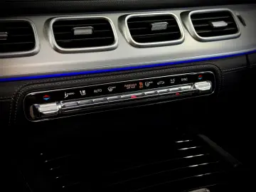MERCEDES-BENZ GLE 300 d 4Matic