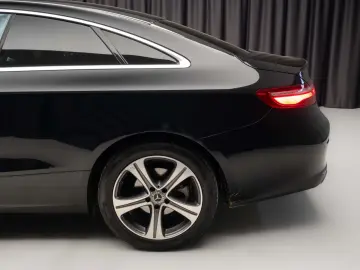 Mercedes-Benz E 200 COUPE