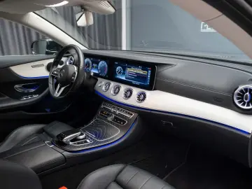 Mercedes-Benz E 200 COUPE