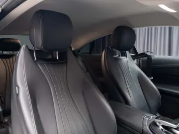 Mercedes-Benz E 200 COUPE