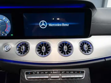 Mercedes-Benz E 200 COUPE