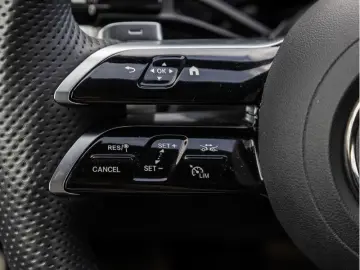 MERCEDES-BENZ E 220 d 4M AMG-Sport Super Pano Burm 360 Night