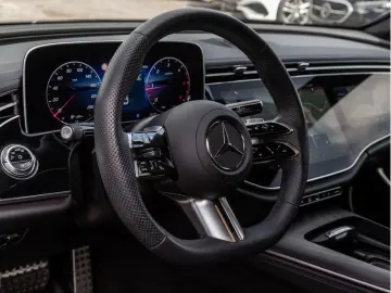 MERCEDES-BENZ E 220 d 4M AMG-Sport Super Pano Burm 360 Night