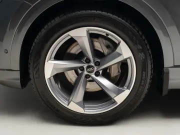Audi Q8 Quattro 3 0 TDI  AQ8