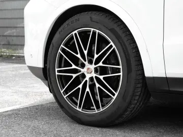 PORSCHE Cayenne AHK 14 Wege Sitze BOSE 21 Zoll