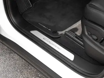 PORSCHE Cayenne AHK 14 Wege Sitze BOSE 21 Zoll