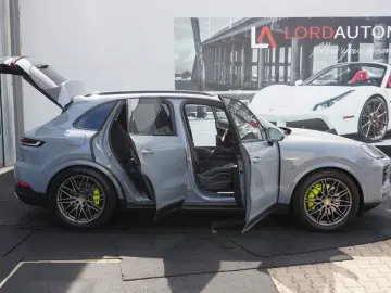 PORSCHE Cayenne E-Hybrid Luft AHK BOSE 4 Zonen Head Up