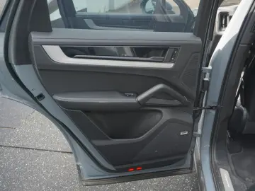 PORSCHE Cayenne E-Hybrid Luft AHK BOSE 4 Zonen Head Up