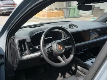 PORSCHE Cayenne E-Hybrid Luft AHK BOSE 4 Zonen Head Up