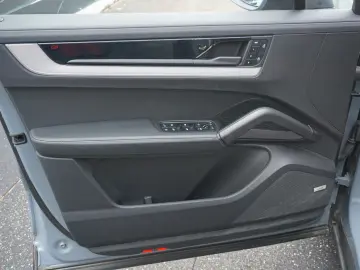 PORSCHE Cayenne E-Hybrid Luft AHK BOSE 4 Zonen Head Up