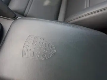 PORSCHE Cayenne E-Hybrid Luft AHK BOSE 4 Zonen Head Up