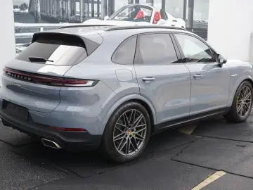 PORSCHE Cayenne E-Hybrid Luft AHK BOSE 4 Zonen Head Up