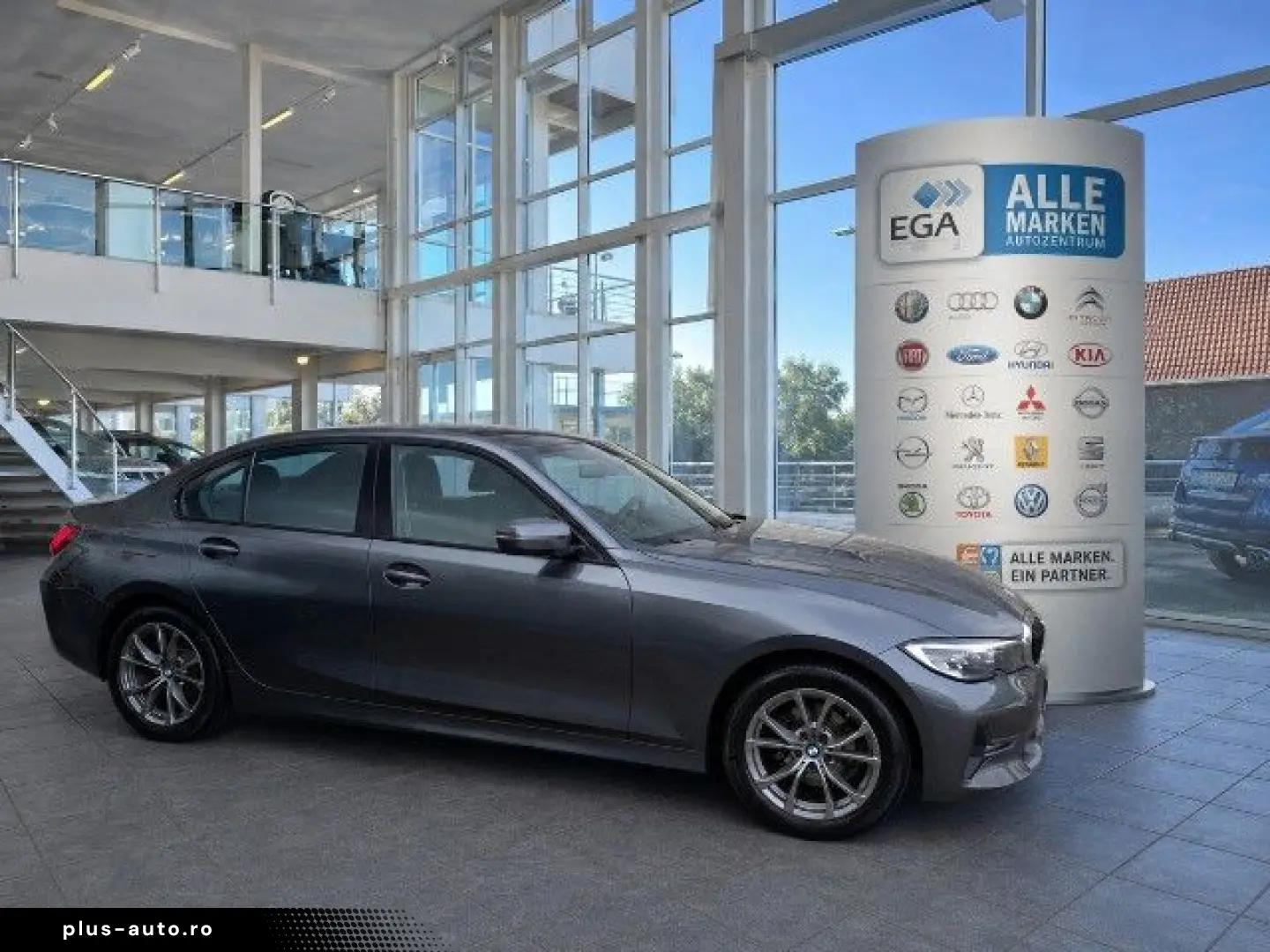BMW 320 i Sport Line AUT LED NAVI HIFI SHZ PDC TEMPO