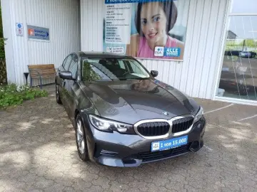 BMW 320 i Sport Line AUT LED NAVI HIFI SHZ PDC TEMPO