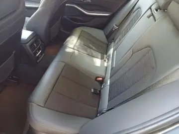 BMW 320 i Sport Line AUT LED NAVI HIFI SHZ PDC TEMPO