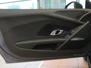 Audi R8 Spyder Performance - New Car